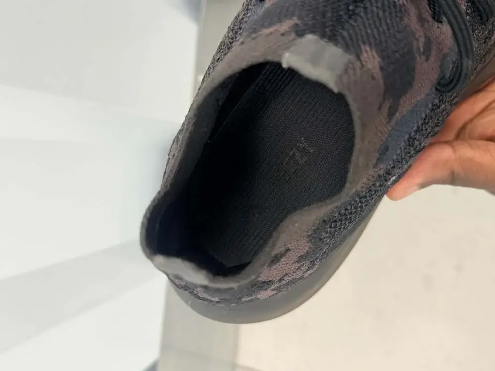 Adidas Yeezy Boost 380 Onyx Size 10 Men's Black Gum Sole Sneakers FZ1270